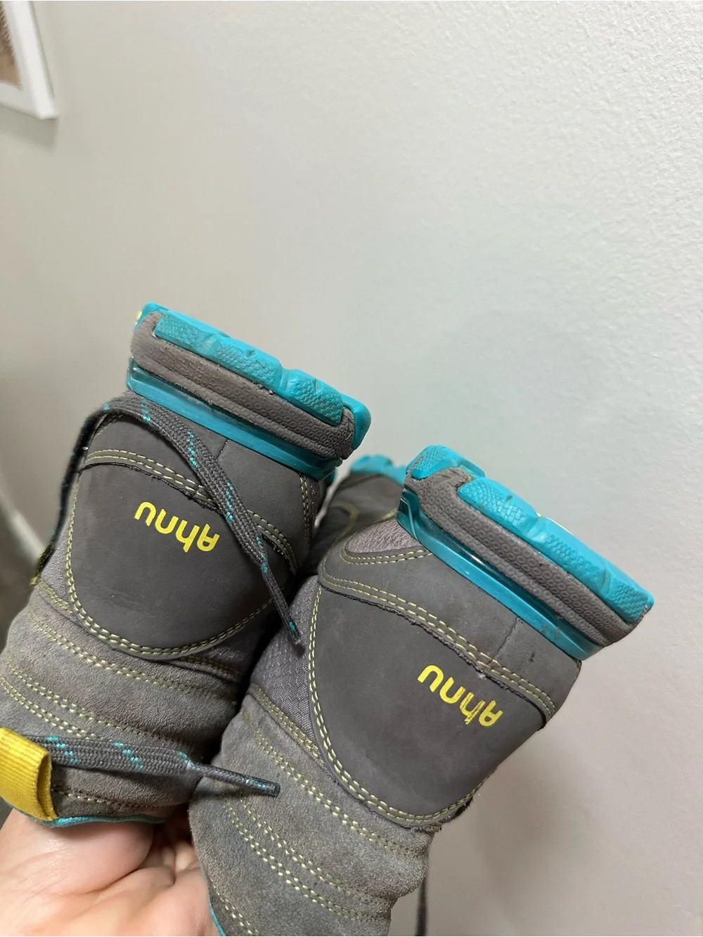 Ahnu Sugarpine Waterproof Hiking Boots Women's Size 7 Gray Turquoise F19114G